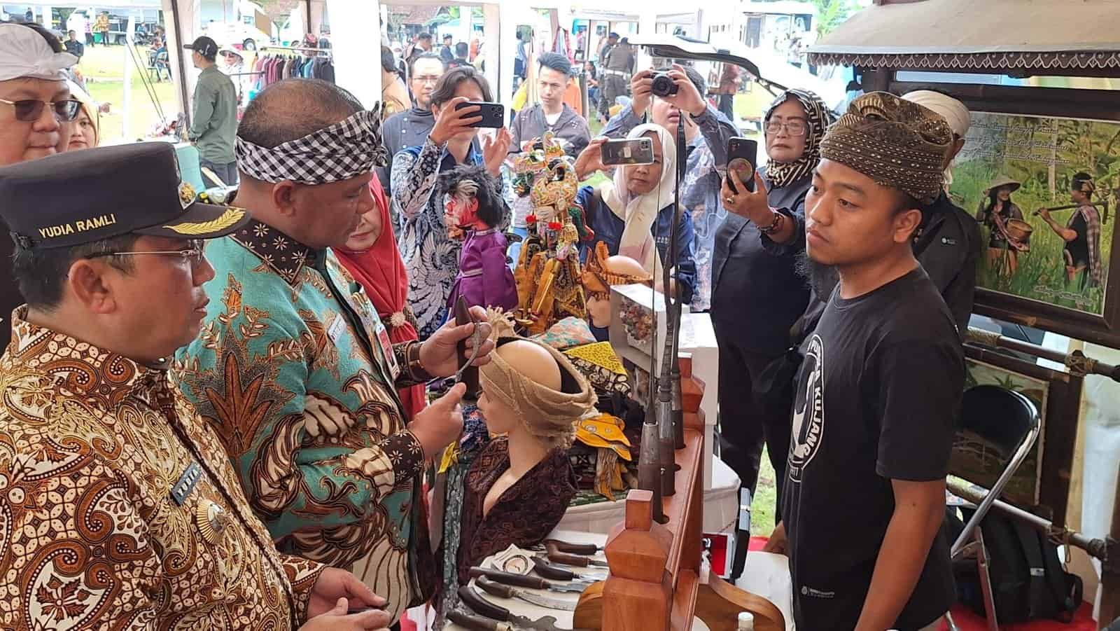 La Ode Ahmad Buka Hari Desa Nasional di Cibeureum Kulon Sumedang