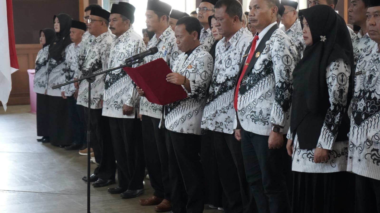 Bupati Dony: PGRI Kabupaten Sumedang Harus Inovatif di Era Digital