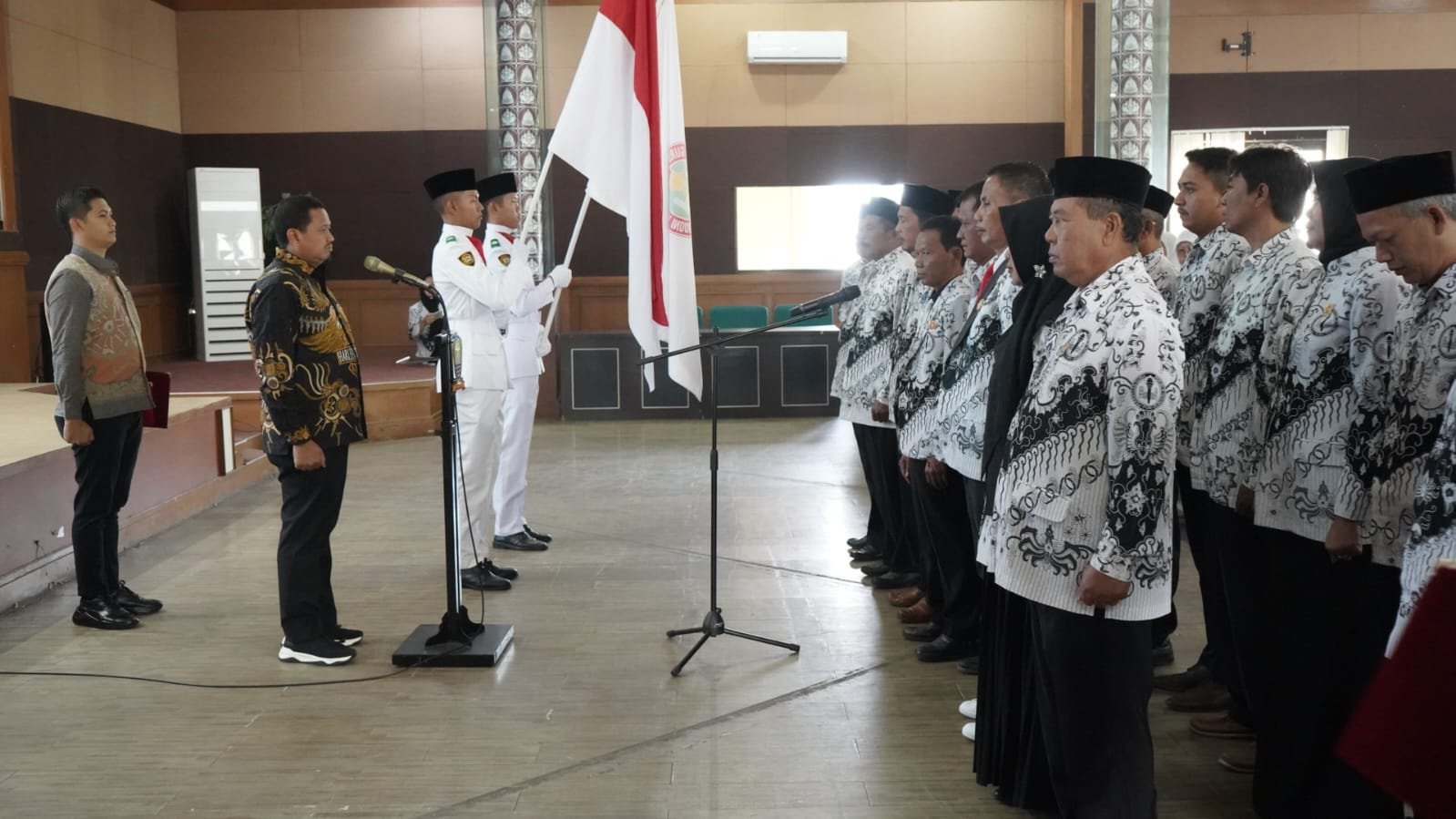 Bupati Dony Ingatkan Guru Bisa Hadapi Kecerdasan Buatan